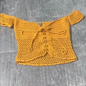 Knit off the shoulder crop top 🌞